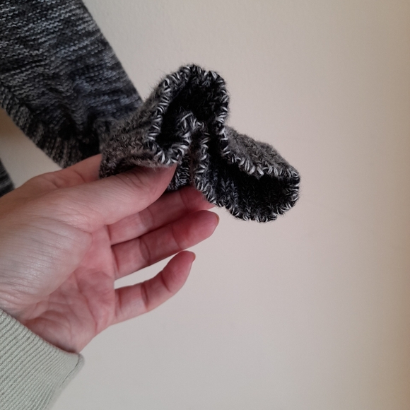 Roxy Grey Sweater - Size Medium - Picture 6 of 8